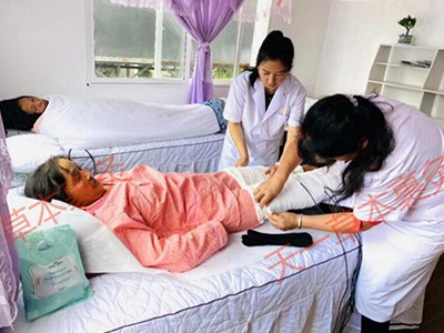 天一草本裹灸改善亚健康问题 帮助身体排垃圾的一种养生方法